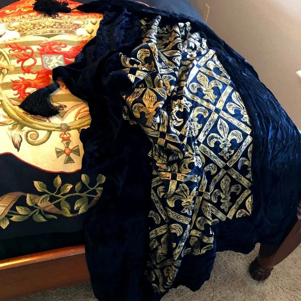 NWT ALEXANDRA'S ACCENTS Baroque Throw Black Velour Gold Fleur-de-lis 60” Square